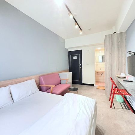 Fengjia Gift Box Homestay Taichung Luaran gambar