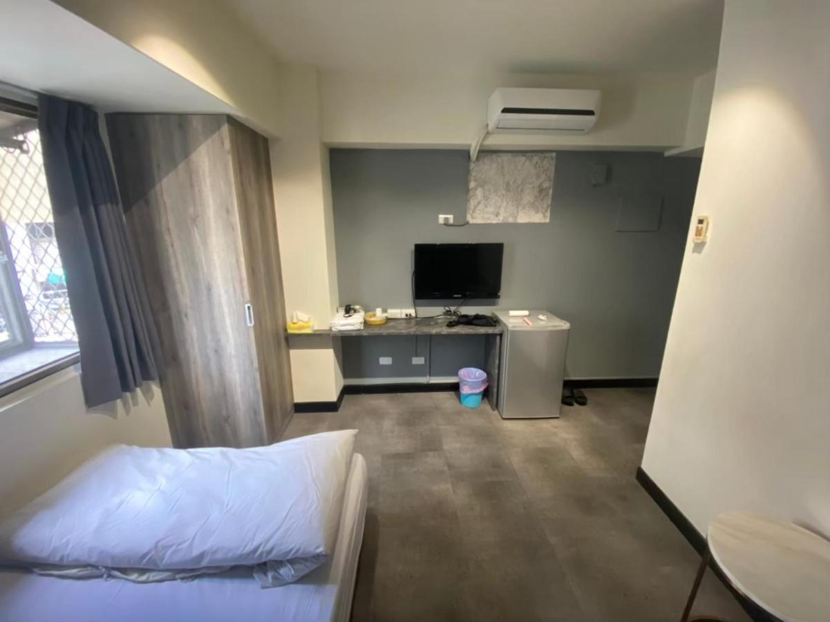 Fengjia Gift Box Homestay Taichung Luaran gambar