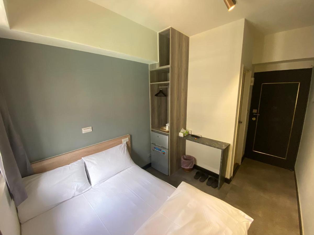 Fengjia Gift Box Homestay Taichung Luaran gambar