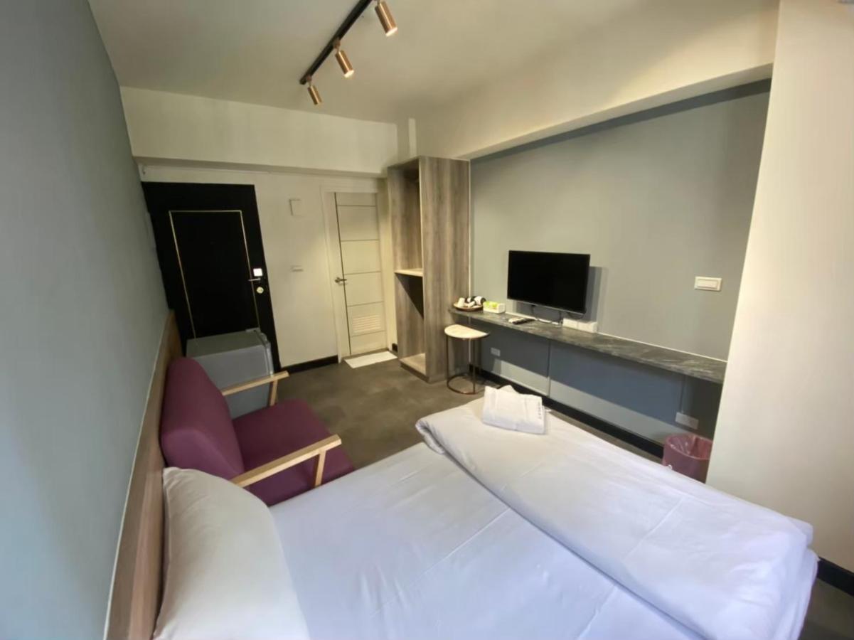 Fengjia Gift Box Homestay Taichung Luaran gambar