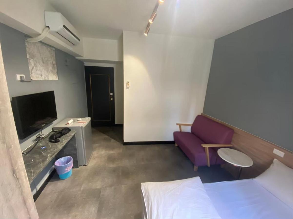 Fengjia Gift Box Homestay Taichung Luaran gambar