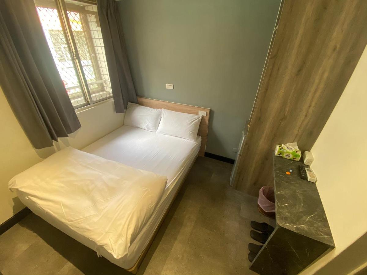 Fengjia Gift Box Homestay Taichung Luaran gambar