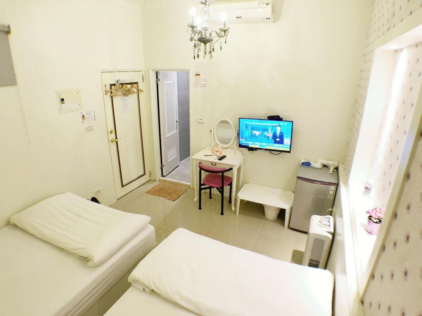 Fengjia Gift Box Homestay Taichung Luaran gambar