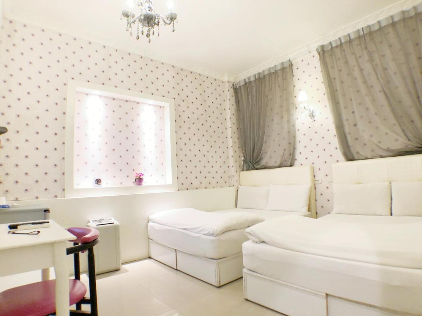 Fengjia Gift Box Homestay Taichung Luaran gambar