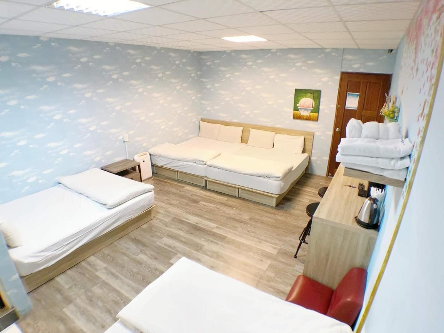 Fengjia Gift Box Homestay Taichung Luaran gambar