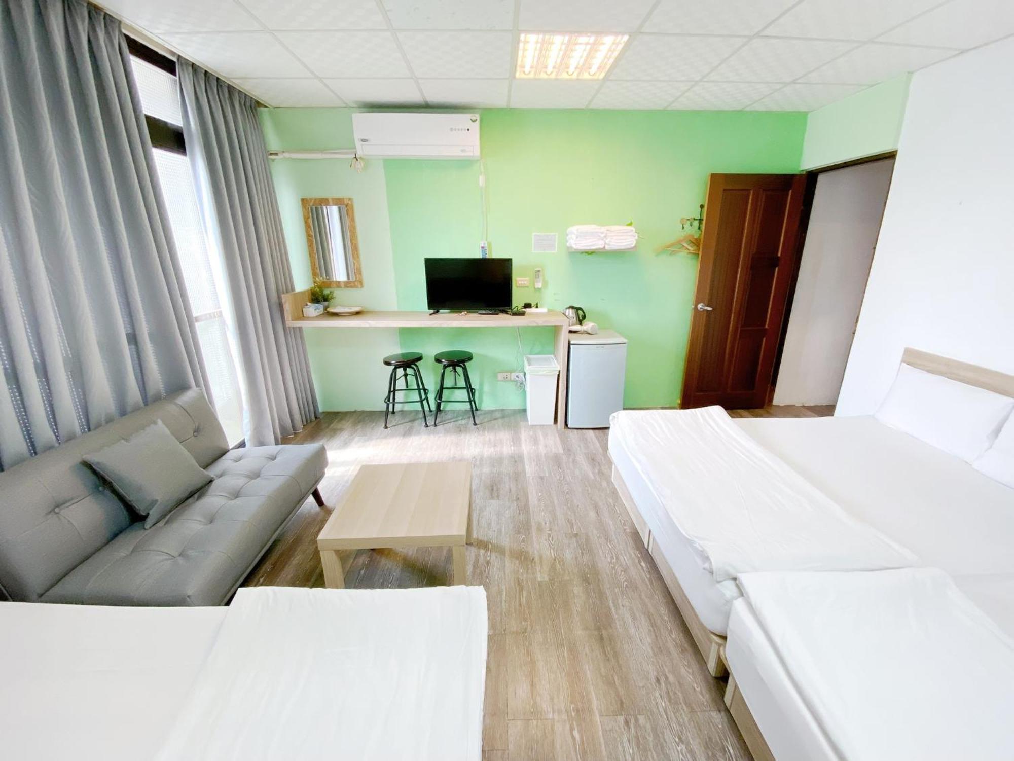 Fengjia Gift Box Homestay Taichung Luaran gambar