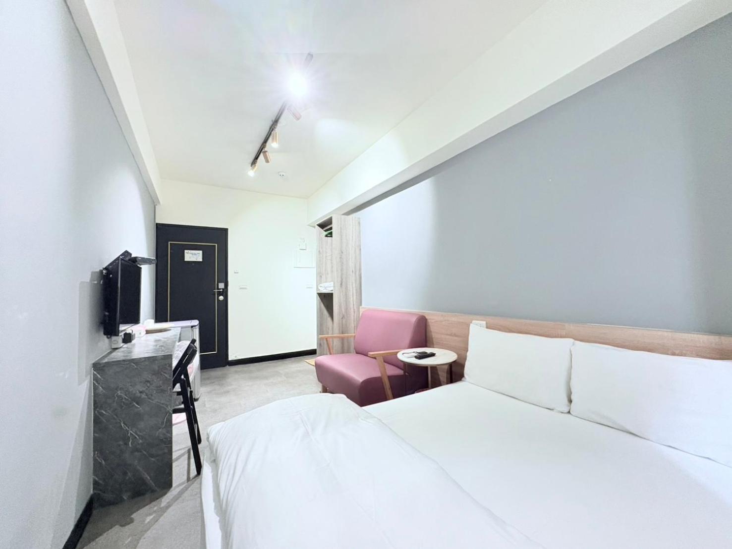 Fengjia Gift Box Homestay Taichung Luaran gambar