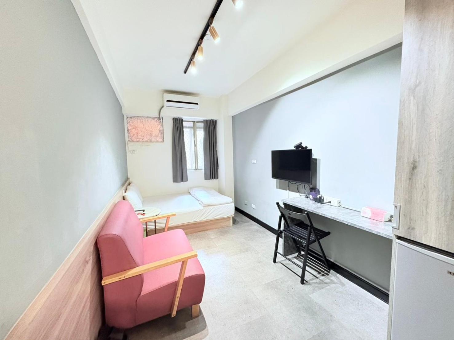 Fengjia Gift Box Homestay Taichung Luaran gambar