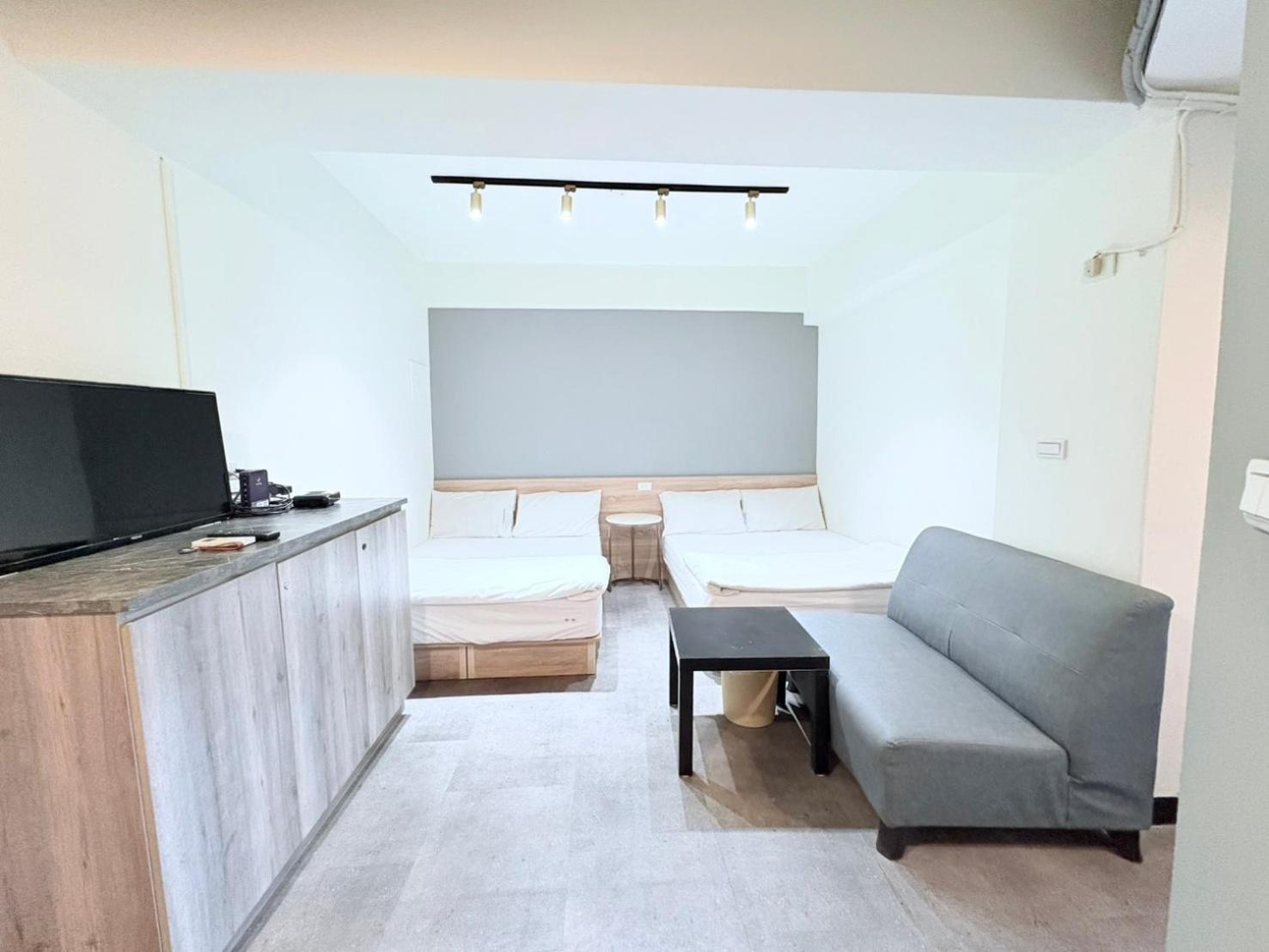 Fengjia Gift Box Homestay Taichung Luaran gambar