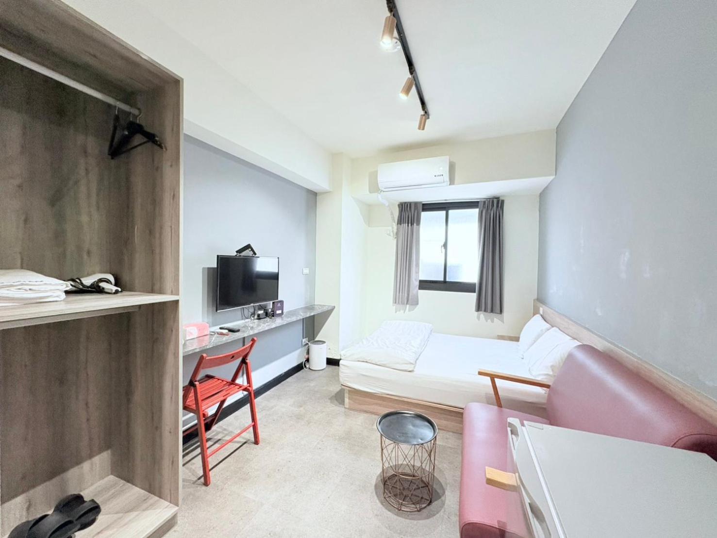 Fengjia Gift Box Homestay Taichung Luaran gambar