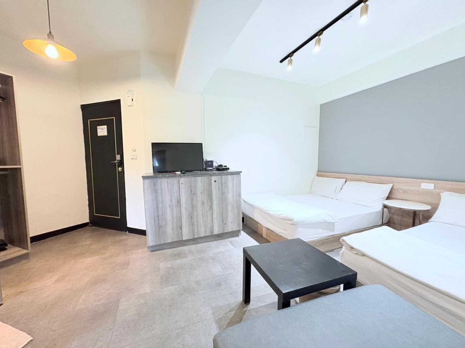 Fengjia Gift Box Homestay Taichung Luaran gambar
