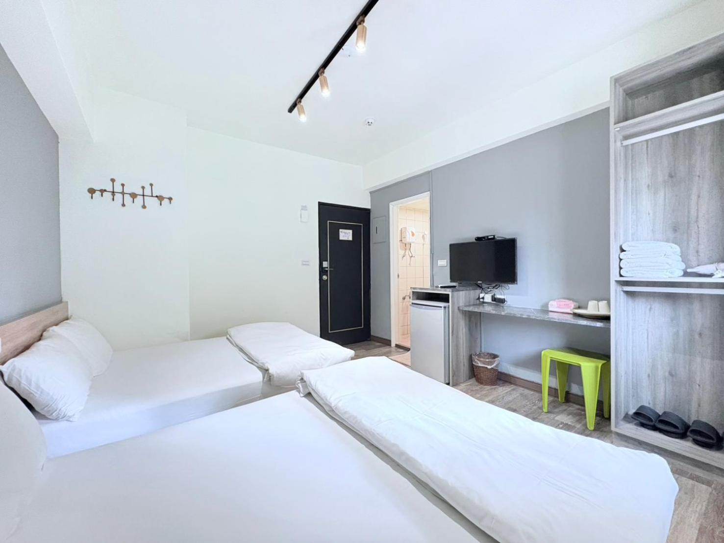 Fengjia Gift Box Homestay Taichung Luaran gambar